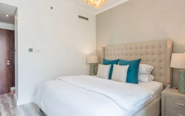 Faraway Homes - Burj Views Luxury