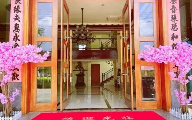 Jiulixiang Holiday Hotel