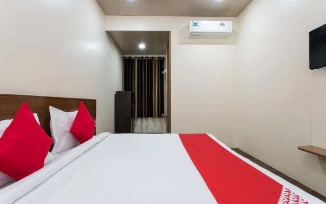 OYO 11929 Hotel Ridhi Sidhi