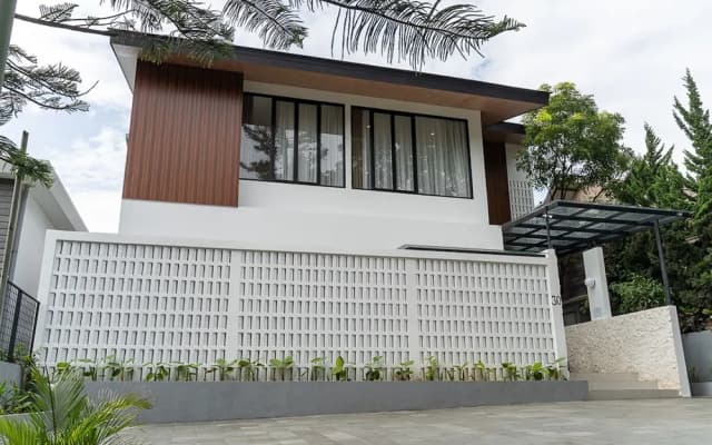 Sunrise City View Villa 9 Bedrooms With a Private Swimming Pool and a Billiard Table