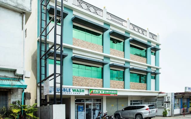 OYO 421 Deck 360 Dormitel Near Davao Medical School Foundation Hospital