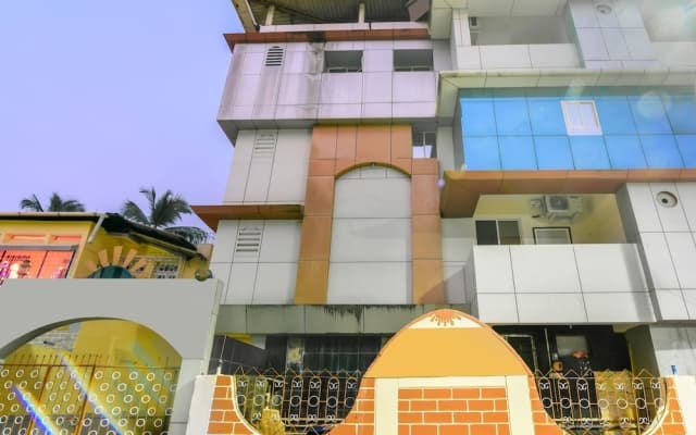OYO 9517 Hotel Sunheads
