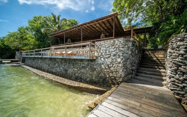 w Stunning 6BR Beachfront Villa in Rosario