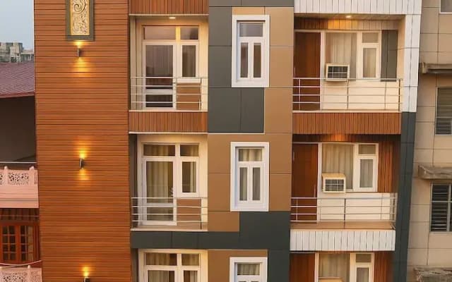 Let'stay- Sector-70 Noida