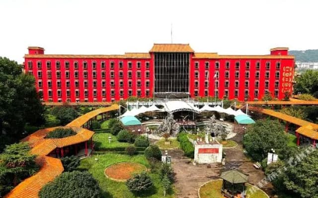 Lake View Garden Hotel