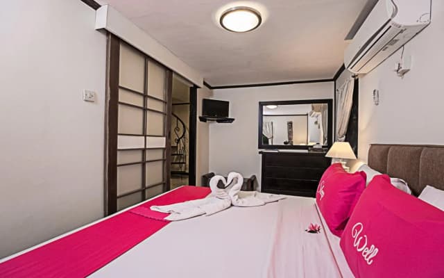 Royal Caravan Hotel Trawas