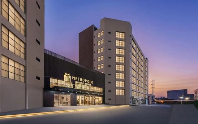 Jinjiang Metropolo Xiamen North Railway Station University Town Hotel
