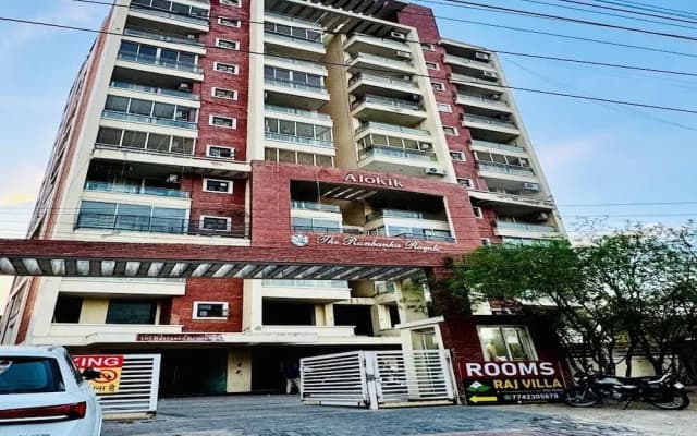 Hotel Raj Villa
