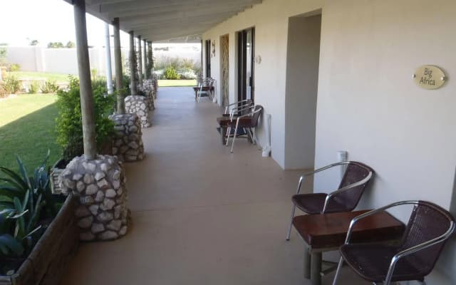 The Wacky Bush Lodge