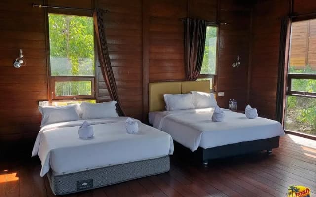 Noah Maratua Resort