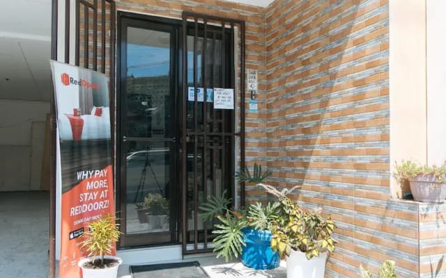 RedDoorz @ DBuilders Rooms Ph2 Taguig