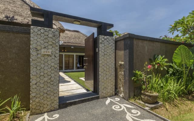 Bali Rich Seminyak Villas