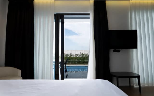 White Villas (Sea Breeze)