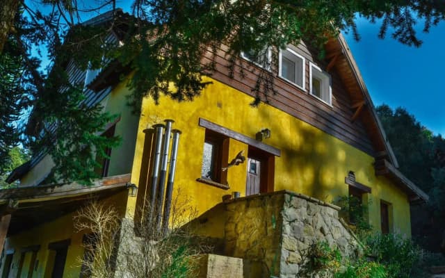Los Juncos Patagonian Lake House