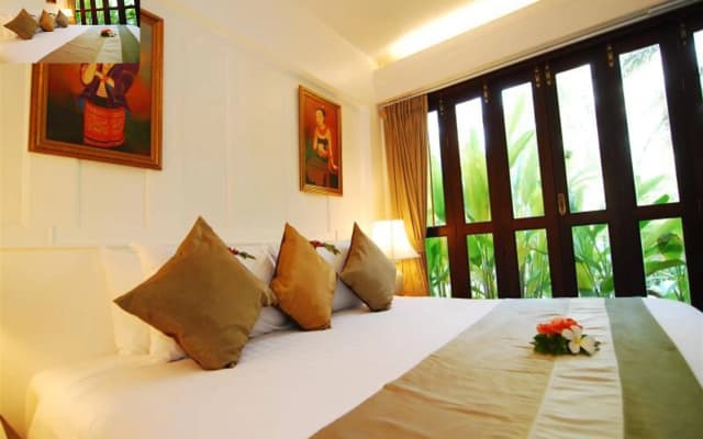 Baan Amphawa Resort & Spa