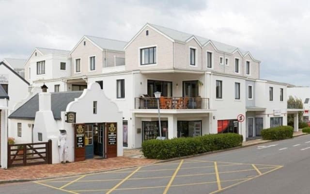 Marine Square Luxury Holiday Suites