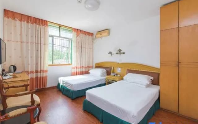 Yueqing Yanwen Hotel