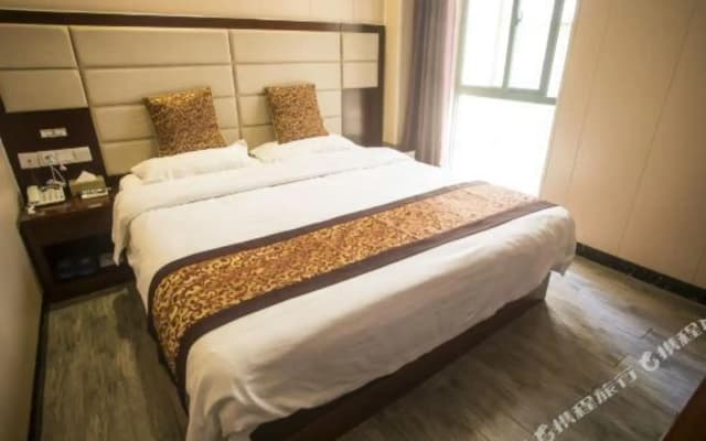 Super 8 Hotel (Pedestrian Street Traditional Chinese Medicine Hospital Branch)