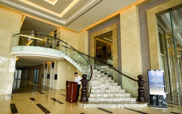 The Mira Central Park Hotel