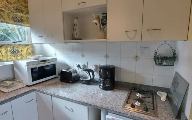 Roosboom Luxury Studio - With Sea View and Kitchen, Ideal for 2 Guests, Capetown