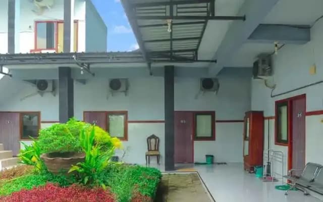 HP Residence RedPartner near Alun Alun Kediri