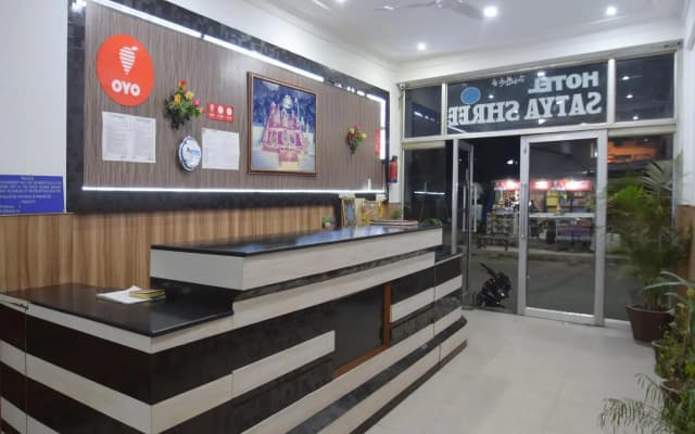 OYO 5239 Hotel Satya Shree