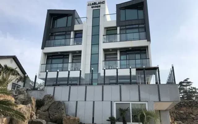 Jeju Jayle Blanc