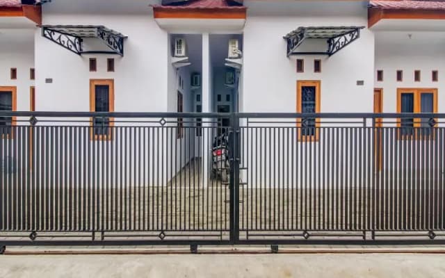 Cottage Putra Mutun Beach by Oyo