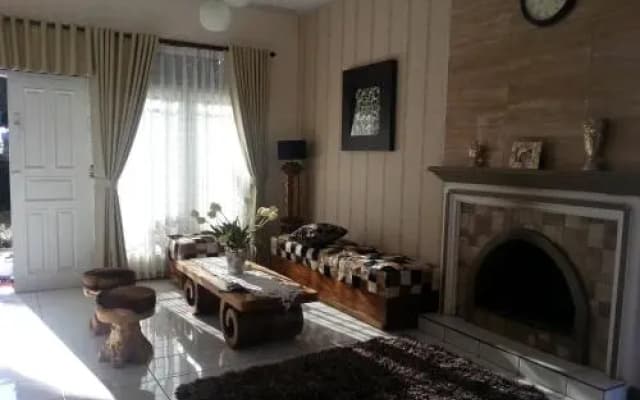 Villa Bougenvile Lembang Asri