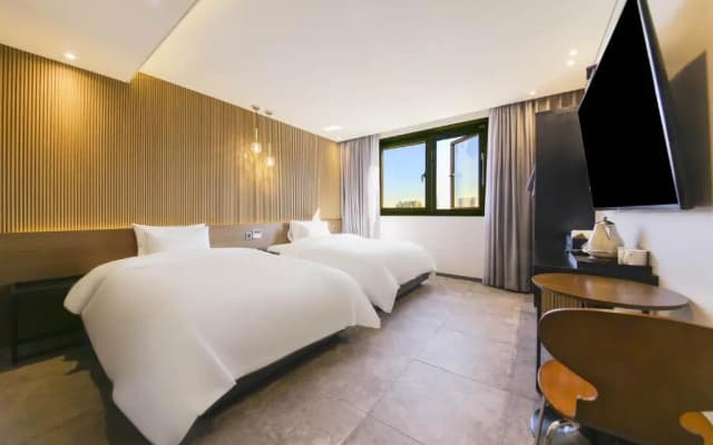 Sokcho Business Hotel Camel