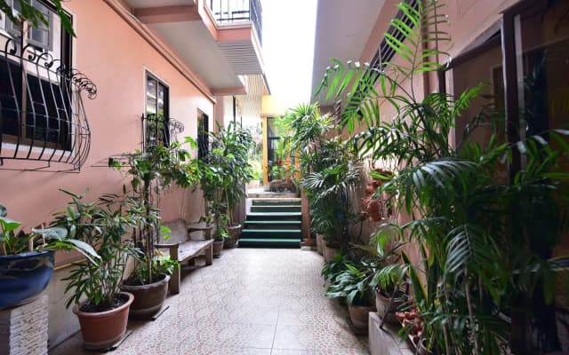 Sansabai House Hotel