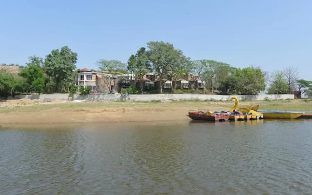Saras Tourist Resort