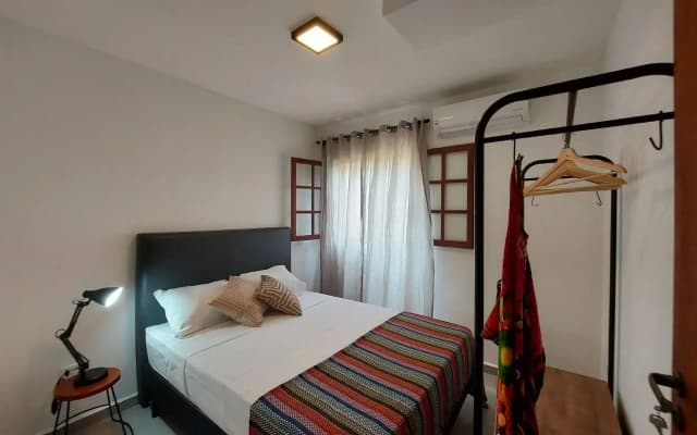 Mamanguá - Flat com Piscina, 50mts da praia, cozinha gourmet, churrasqueira privativa, ar con, WiFi, netflix, garagem
