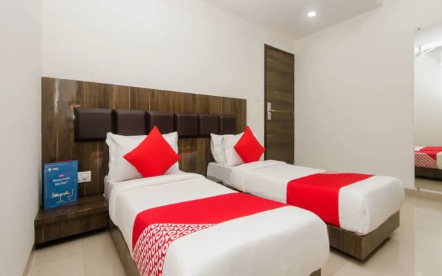OYO 12043 Hotel Crystal Crown