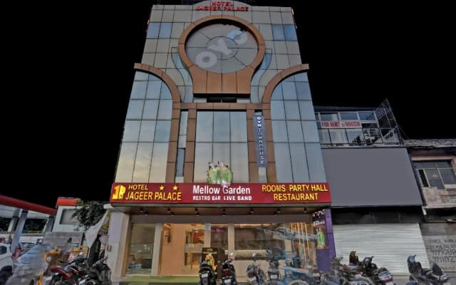OYO Townhouse 1099 Jp Grand