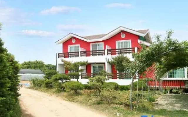 Taean Mongsanpo Pine and Apple Pension