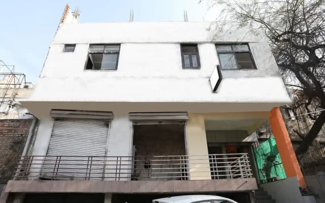OYO 11605 Hotel Aravali Inn