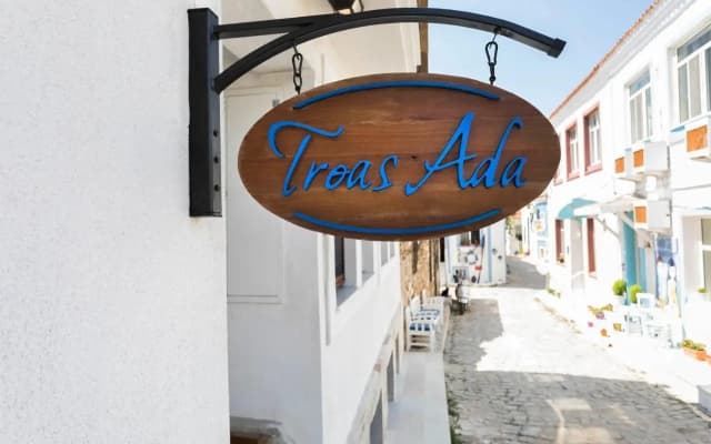Troas Ada Hotel