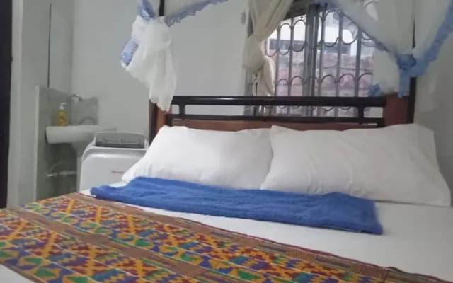 Naap Hotel & Guest House