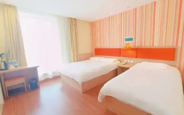 Homeinn Hotel (Tonghua Jiangnan Street)