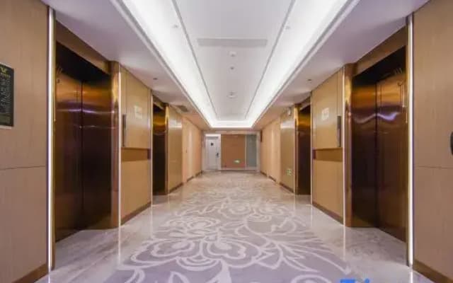 Vienna International Hotel (Gangcheng Economic and Trade Building)