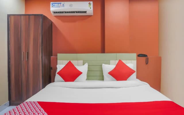 OYO Flagship 69446 Shri Drona Hotel