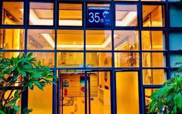 Stay in Yangjiang. Come see the Beach House