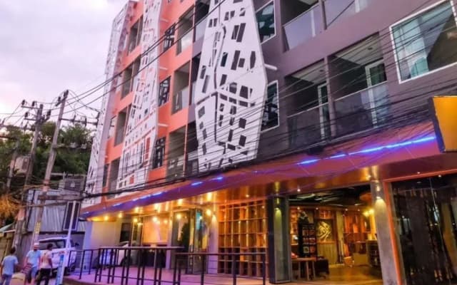 Mad Monkey Phuket
