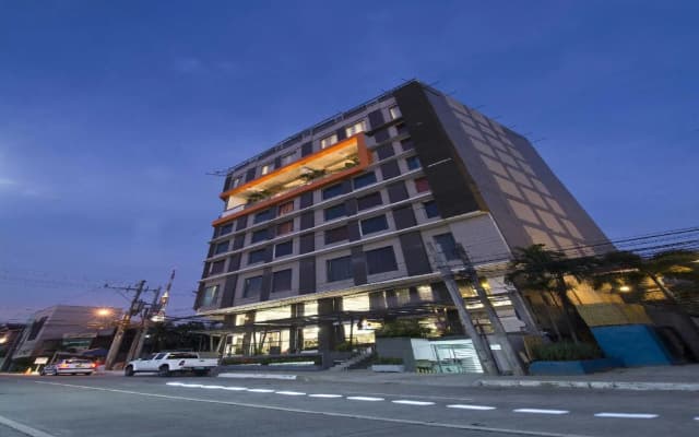 Hive Hotel and Convention Place