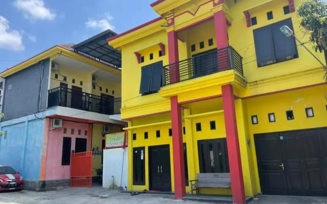 OYO Life  93036 Eddy Homestay Syariah