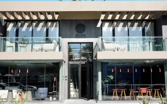 Eh Boutique Experience