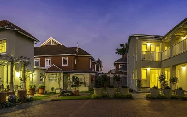 Bright on 5th Guest House
