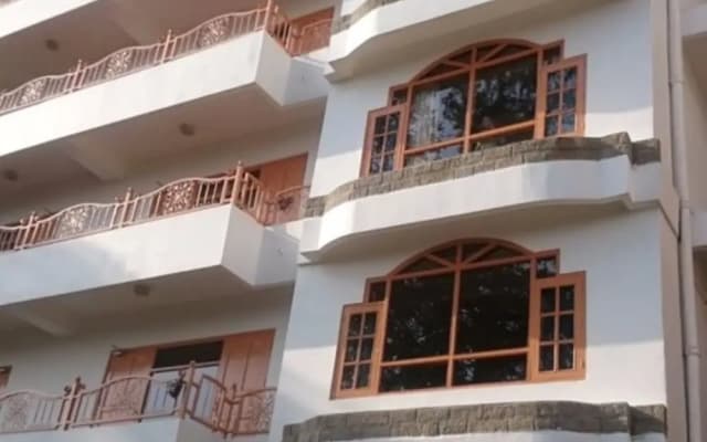 Hotel Kalra Regency