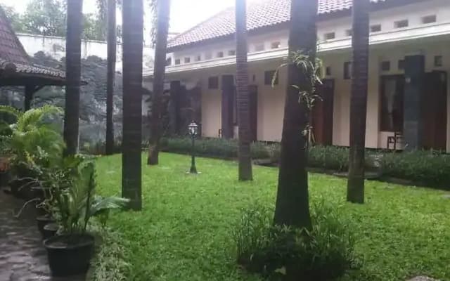 Griya Teratai Luxury Guesthouse